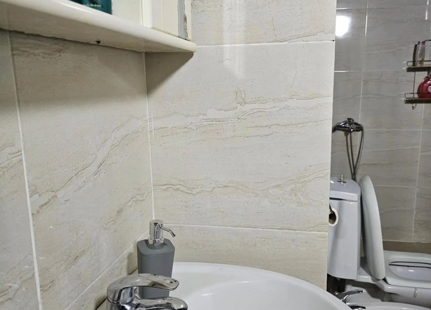 Bob Marley Bnb & Hostel Tirana Panzió